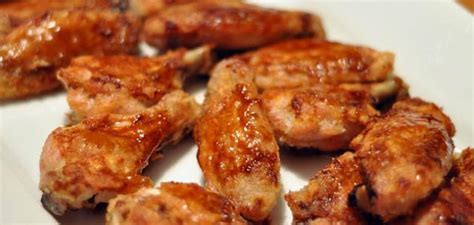 jawaneh-grilled-chicken-wings-with-lemon-and-garlic image