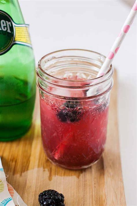 the-best-fresh-blackberry-and-lemon-cocktail image