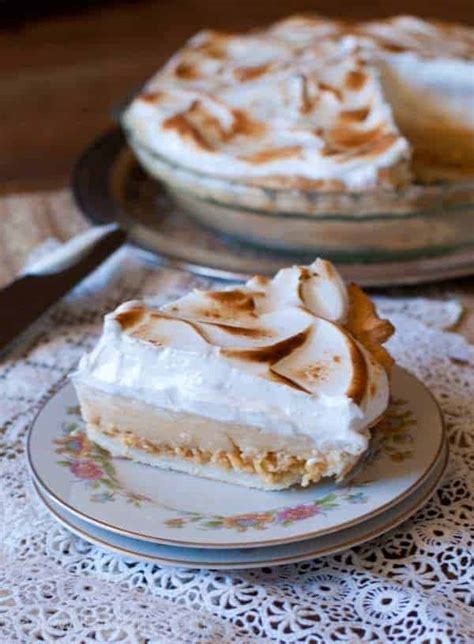 caramel-crunch-cream-pie-betsylife image