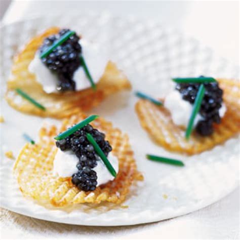 gaufrette-potatoes-with-caviar-and-crme-frache image