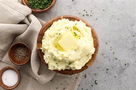 heavenly-sour-cream-and-chives-whipped-potatoes image