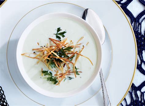 recipe-leek-soup-with-shoestring-potatoes-fried image