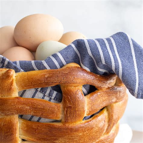 woven-bread-basket-decorative-edible-bread-basket-a image