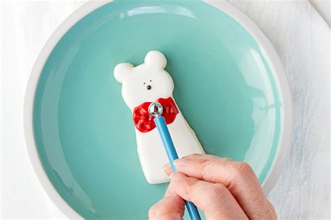 how-to-make-simple-polar-bear-sugar-cookies-the image