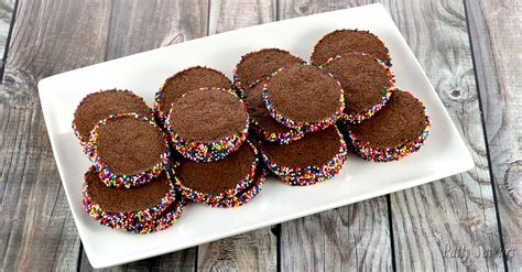 chocolate-butter-cookies-recipe-patty-saveurs image