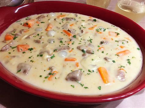 blanquette-de-veau-recipe-tasty-veal-stew-in-white image