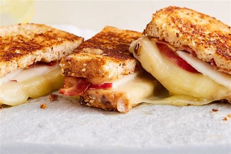 cinnamon-apple-butter-grilled-cheese-canadian-goodness image