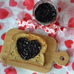 easy-small-batch-blueberry-jam-review-by-jeanette image