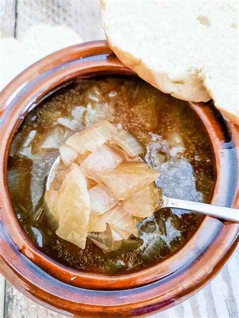 bistro-french-onion-soup-panera-copycat image