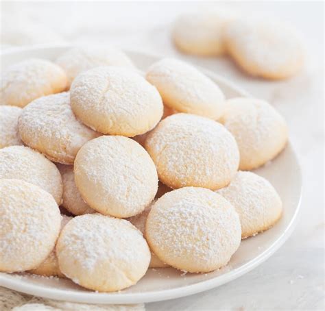 3-ingredient-meltaway-cookies-no-flour-or-eggs image