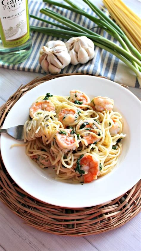 garlic-shrimp-pasta-easy-dinner-sweet-and-savory image