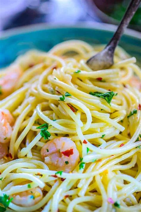 garlic-shrimp-pasta-aglio-e-olio-recipe-step-by-step image