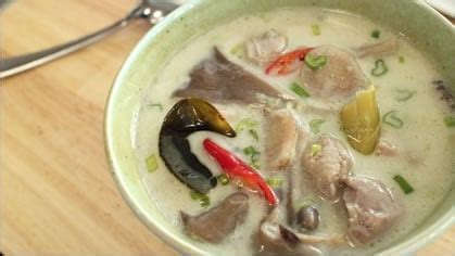tom-kha-gai-ตมขาไก-thai-coconut-chicken-soup image