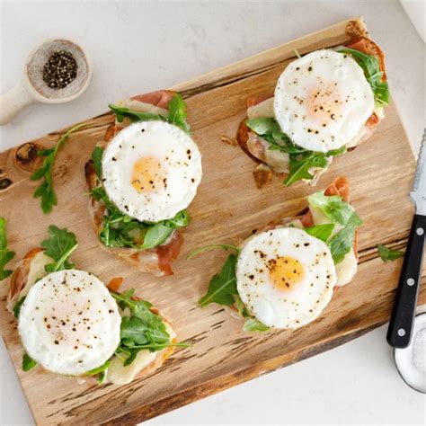 open-faced-prosciutto-and-egg-sandwich-brava image