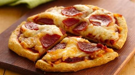 how-to-make-grands-mini-pizzas-video-pillsburycom image
