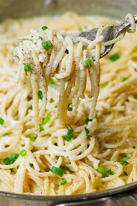 four-cheese-garlic-white-cream-pasta-sauce image