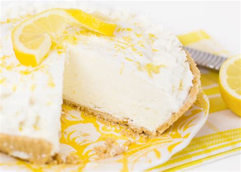 lemon-frozen-yogurt-pie-joy-in-every-season image