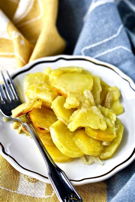 patatas-panaderas-spanish-potatoes-with-olive-oil-and image