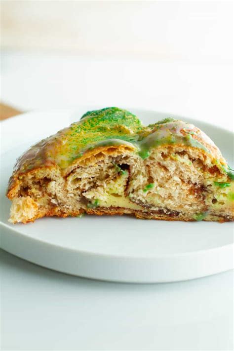 king-cake-with-cream-cheese-filling-kenneth-temple image