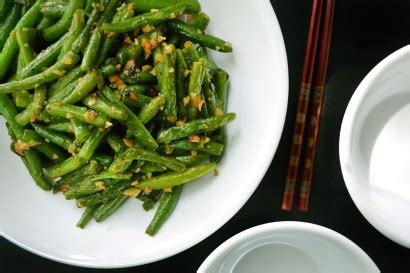 chinese-stir-fried-green-beans-with-garlic-tasty-kitchen image