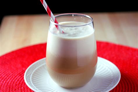 healthy-vanilla-protein-frappe-lisas-dinnertime-dish image