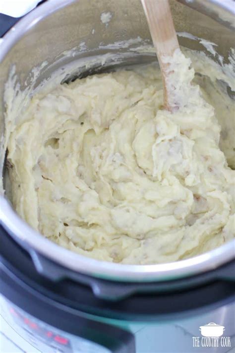 instant-pot-garlic-mashed-potatoes-the-country-cook image