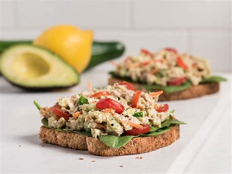 open-faced-avocado-tuna-sandwich-readers-digest image