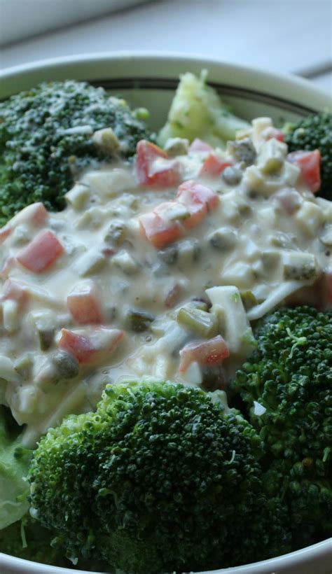broccoli-salad-with-egg-and-tomato-dressing-italian image