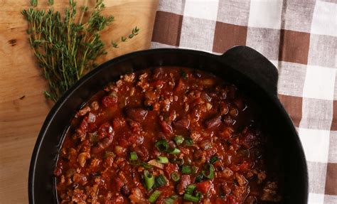 creole-style-pork-red-bean-chili-recipes-camellia-brand image