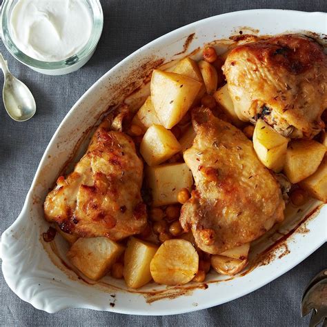 extraordinary-roasted-chicken-with-potatoes image