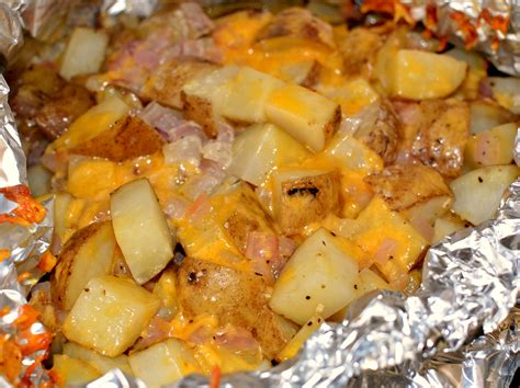grilled-cheesy-garlic-potatoes-the-cookin-chicks image