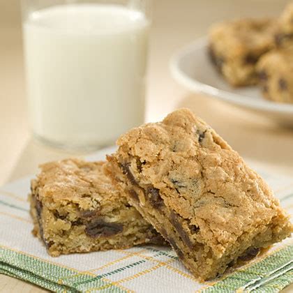 oatmeal-raisin-snack-bars-recipe-myrecipes image