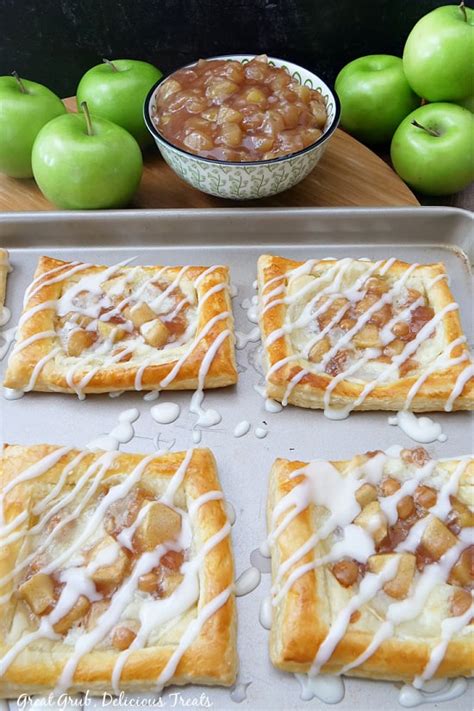 cream-cheese-puff-pastry-with-apples image
