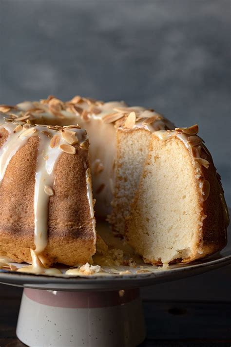 easy-white-chocolate-and-vanilla-bundt-cake image
