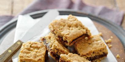 date-crumble-slice-easy-snack-ideas-red-online image