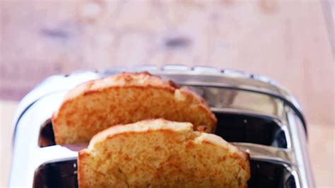 recipe-ina-gartens-sour-cream-corn-bread-is-a-crowd image