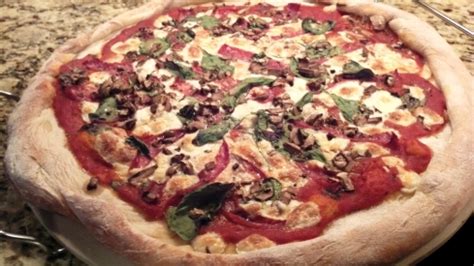 tuscan-style-pizza-recipe-paggi-pazzo image