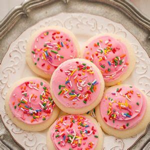 soft-lofthouse-style-frosted-sugar-cookies-copycat image