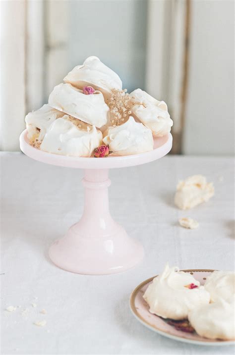 perfect-meringue-cookies-with-tips-pretty-simple-sweet image