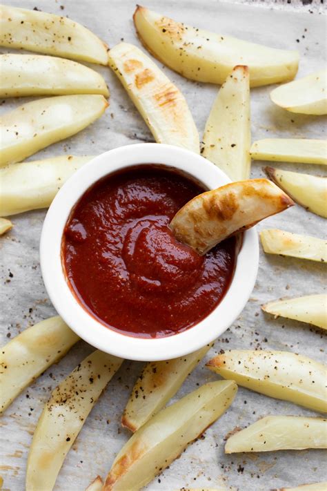 easy-homemade-ketchup-10-minutes-the-vegan-8 image