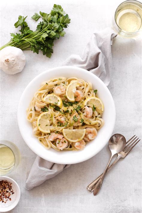quick-and-easy-shrimp-scampi-with-linguine image