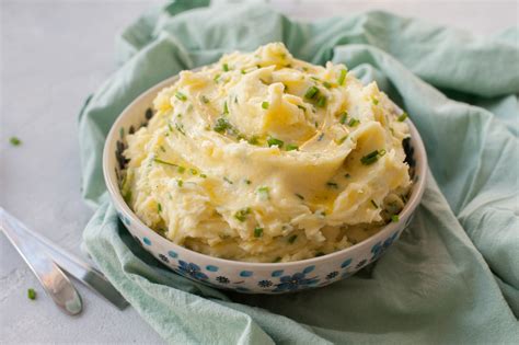 sour-cream-mashed-potatoes-with-chives-everyday image