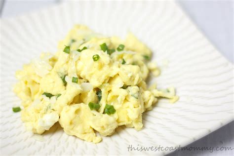 how-to-make-scrambled-eggs-with-coconut-milk-this image