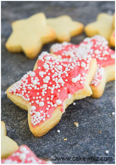 champagne-cookies-with-champagne-frosting image