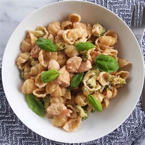 easy-chicken-broccoli-pasta-so-delicious-hint-of-healthy image