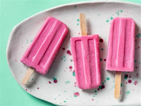 raspberry-yogurt-popsicles image