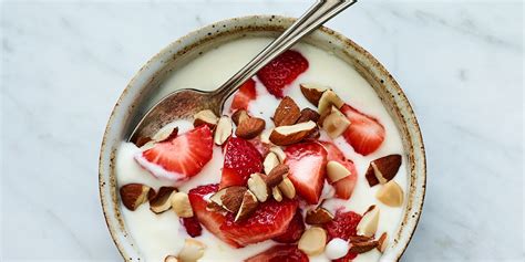 strawberry-yogurt-recipe-self image