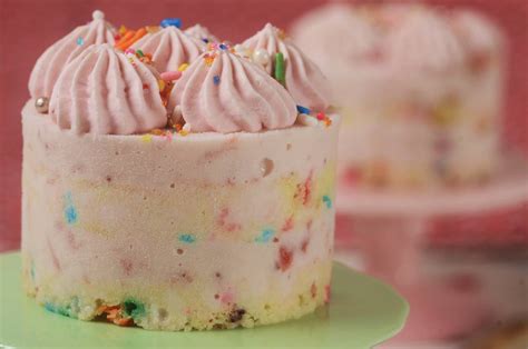 raspberry-ice-cream-cakes-recipe-video image