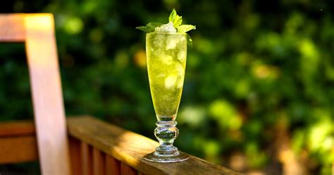 9-absinthe-cocktails-you-need-to-try-now-liquorcom image