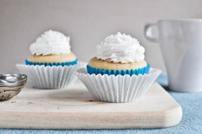one-bowl-vanilla-cupcakes-for-two-tasty-kitchen image